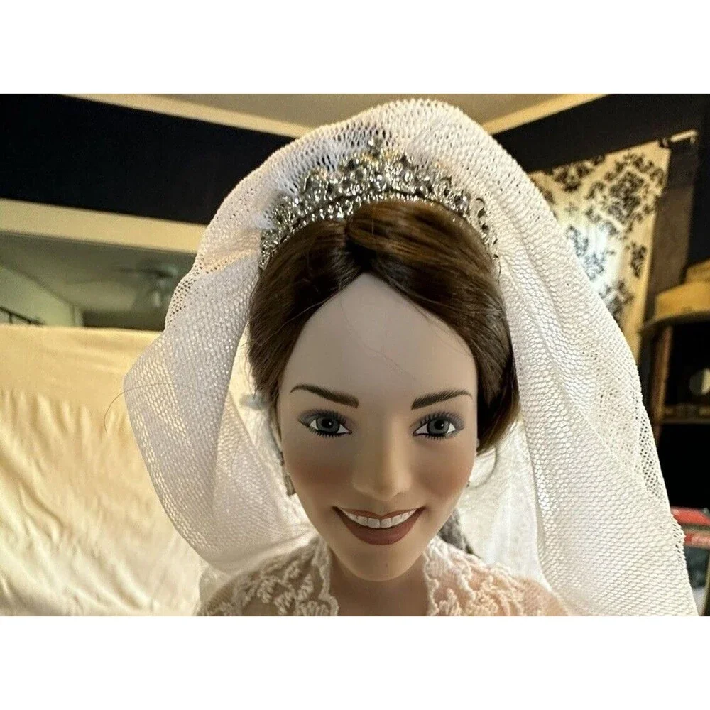 The Princess Kate Middleton Bride Prince William Groom Doll Danbury Complete